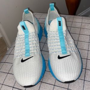 NWOB Nike Flyknit Phantom React 2 size M9.5/W11